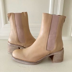 Free People Essential Beige/Pink Leather Chelsea Boots Sz 38.5